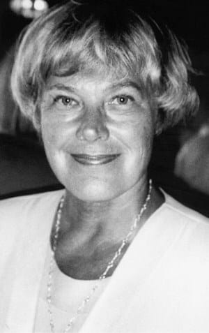 Elisabeth Rehn: "Tarvitaan moraalinen ryhtiliike. Vastuuta ei enää saa sysätä yhteiskunnalle."