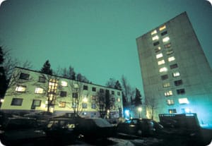 F-F-F-Falling: Rasmuksen hittivideo kuvattiin Koivukylässä.