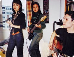 Japanilais-suomalaisen Ike Ike -bändin treenit Vuosaaressa.