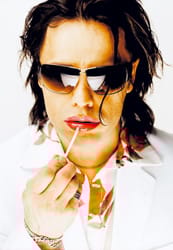 Kymmenen vuotta sitten yksi tyyppi kertoi tilanneensa Hesarin vain nähdäkseen mun kuolinilmoituksen, tilittää Teuvo.