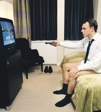 Pena, nyt ryhdistydyt ja lähdet pubiin. Siellä on elämää ja urheilua.