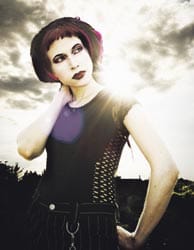 Sofi Oksasen mukaan homot valloittavat helsingin lesboravintolat.