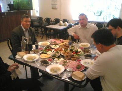 Lounas ja votkapullo