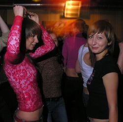 Usko tai älä. Novus-baarissa soi myös Teuvo Lomanin Helsinki City Boy.