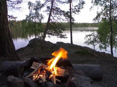 Nuotio Kirskaanniemessä (Lempäälä 2006)