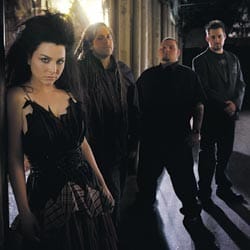 Evanescencen Amy Lee on kuullut HIMistä ja Nightwishistä.