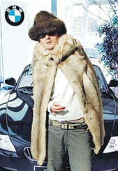 Jera Hännisen harakkapoika on innostunut kuluttamisesta. Hänninen on kertonut itsekin olleensa.