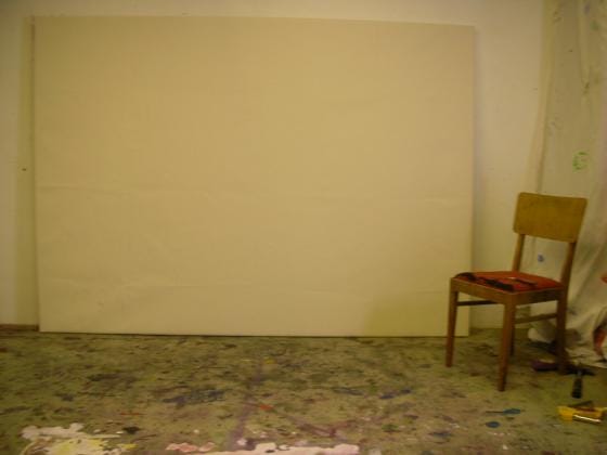 Ensimmäinen päivä. Kangas on pingotettu.