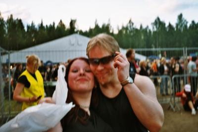 Bleed & Toni-Poni - good friends sarjassamme galleriakohtaamisia.