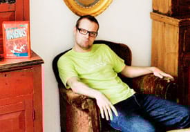 Leinosen toinen koti on työhuone, joka sisältää mm. täysvarustellun cocktailbaarin inspiraatiottomia iltapäiviä varten.