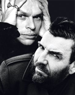 Suurmiehet samalla lavalla.