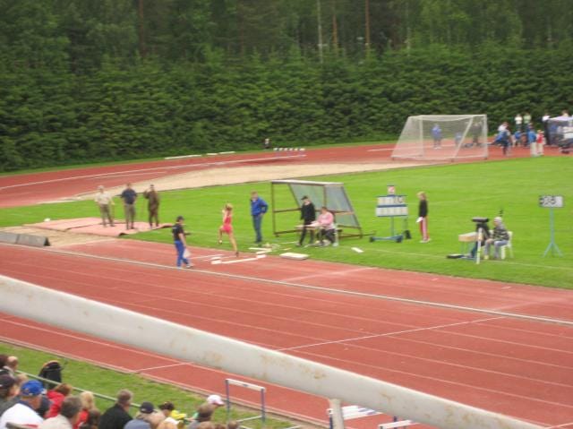 Naisten kolmiloikkaa & pituushyppyä kuvaan aina mielelläni.. =)