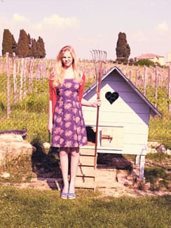 Auts! Auts! Nokkiminen ei lopu koskaan. Ei edes luomukanalassa.