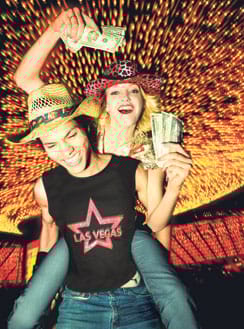 Älä tule paha käsi, tule täyskäsi. Joka kymmenes pelaaja on voitollinen live-pokerissa.