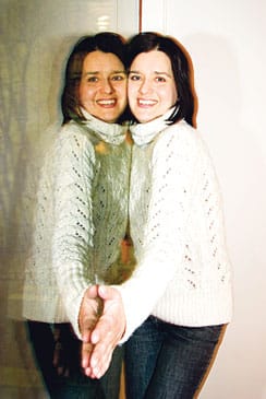 Vilma Melasniemi teki musiikillisen debyyttinsä Ultra Bran ensimmäisellä ep:llä “Ampukaa komissaarit nuo hullut koirat”. “Kuuntelen sitä kerran seitsemässä vuodessa.”