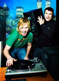 Super8 & Tab kuuluu brittiläisen Anjunabeats-levylafkan talliin.