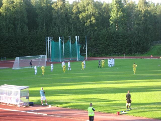 Huima keltaiset Vs. Kaapo valkoiset vapaapotkutilanne menossa..