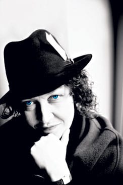 Johanna Korhonen on toimittajakoulun priimus ja kuuden laudaturin ylioppilas.