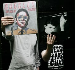 Toivottavasti Dj:t Into ja Antti eivät ujostele yhtä pahasti klubinsa avajaisissa.