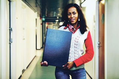 Sosiaalityöntekijä Zahra Osman-Sovala vastaa somaleita koskeviin kysymyksiin.