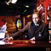 Vegas palkittiin jälleen parhaasta sisustuksesta. Ainakaan Marko Airinen ei näytä siitä yllättyneen.