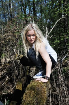 Idols-kundit saavat lahjaksi naisten alusvaatteita. Anna Puu on saanut Bosnian YK-joukoilta tasa-arvon nimissä miesten bokserit. “Ne ovat nyt alusvaatelaatikossani.”