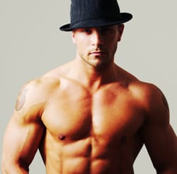 Juokseeko Hunk Sami Sarjula paidalla vai ilman?