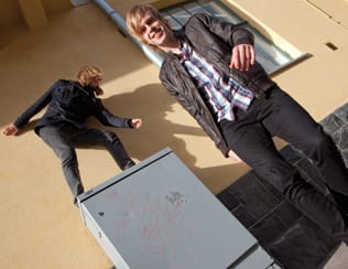 Anchors&Planetsin pojat pelästyivät, kun heiltä kysyttiin seurustelusta. Vasemmalla Masa, oikealla Arwe.