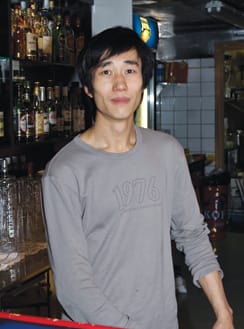 Lam Hoa toteaa karaoken ja thaimaalaisen ravintolan yhdistämisen luontevaksi.