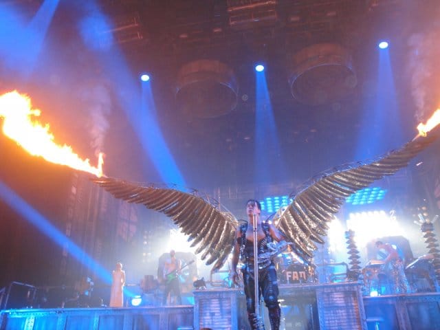 Till Lindemann Hartwall-areenalla 22.2.2010. Kuvan otti Olga Koiverianine.