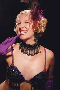 “Olen saanut runsaasti kehuja kirjastani, mutta paras saamani palaute on se, kun 20-vuotias kundi kirjoitti blogissaan, että perseeni on vertaansa vailla”, kertoo burleskihistorioitsija Michelle Baldwin.