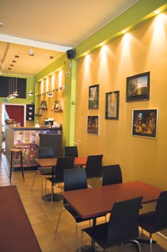 Pikku-Bossa toimii Manian vanhoissa tiloissa.