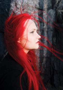 “Kutsumme yhtyettä nimillä Emmerdale of Scheisse sekä Paskolammen Irma ja Puukkojunkkarit”, kertoo Embassy of Silence -yhtyeen solisti Ines Lukkanen.