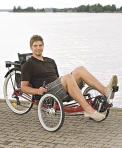 Ajetaan me härmäpyörällä ja missä ne häät pidetään?