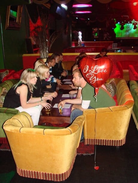 Speed-dating oli suosittua sinkkubileissä