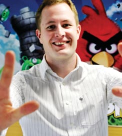 Mikael Hedin johtamassa Roviossa on yksi työntekijä nimikkeellä Mahtava kotka.