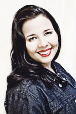 Miina Supinen kutsui esikoisteostaan Liha tottelee kuria Lihikseksi.