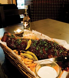 Ribsit pysyvät Lone Starin valikoimassa vastaisuudessakin.