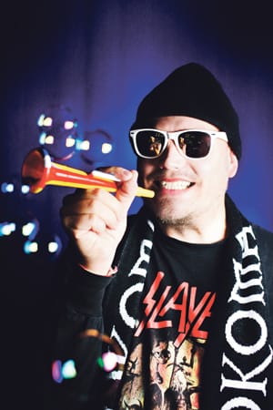 Petri ei ole tässä alasti.