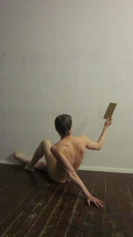 Kuva teoksesta Mitä on Nälkä - Taiteellinen Tutkimus Nälkiintymisestä. Kuvaaja Yasmine Zein.