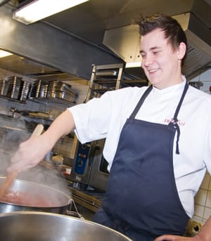 Erik Mansikka työskenteli Ravintola Hermanissa ennen Pinellaan siirtymistä.