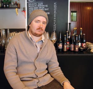 “Lupolo tarkoittaa humalakasvia. Se on esperantoa” ravintoloitsija Patrik Lindström valottaa.