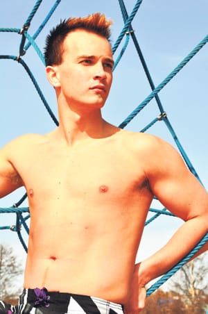 Lauri kirjoitti fysiikasta laudaturin ja opiskeli sitä kemiaa ja matematiikkaa yhden vuoden yliopistossa.