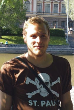 Timo Furuholm myöntää, että Oi Suomi on -laulun lyriikat eivät ole hallussa.