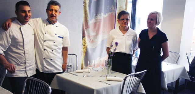 Koko Ristorante La Perlan henkilökunta puhuu sujuvaa italiaa.