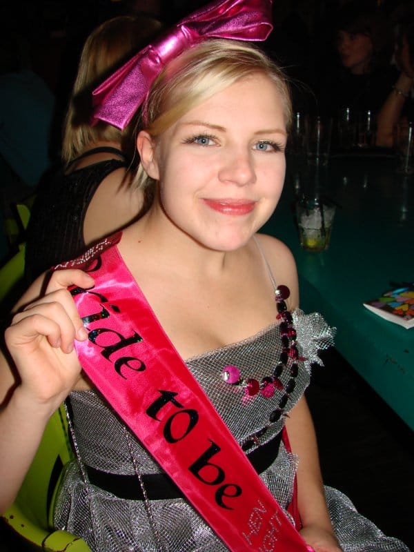 Cuba 22.10. Tuleva morsian Enni, 23, osaa myös mennä.