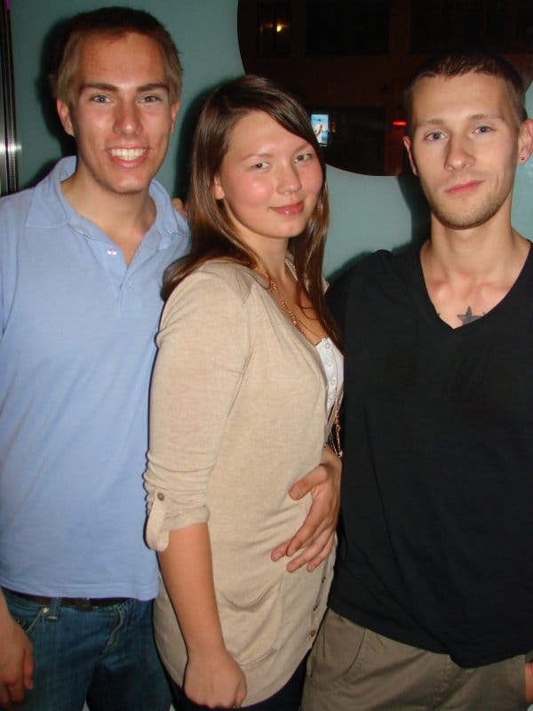 Onnela 7v 26.10. Opiskelija Erno, 21, ja töissä käyvät Erica, 19 ja Konsta, 22. Konstailematon jengi.