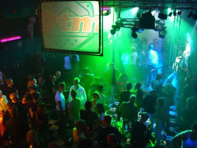 DTM:n kymmenvuotisjuhlia vietettiin Annankadulla vuonna 2002.