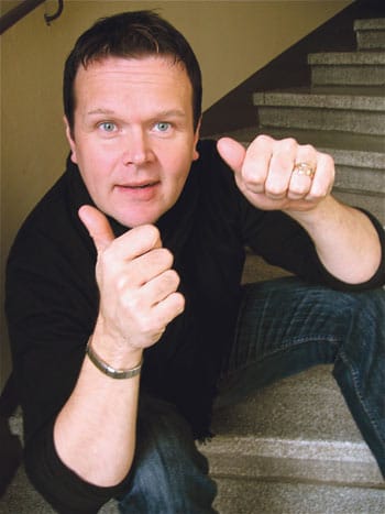 Hyvin menee. Ari Sakari aloitti radiouransa Lahdessa Radio 99:ssä 20 vuotta sitten.