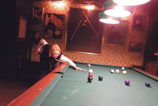 Marika Blomqvist painottaa, että myös biljardin pitää olla ensisijaisesti hauskaa.